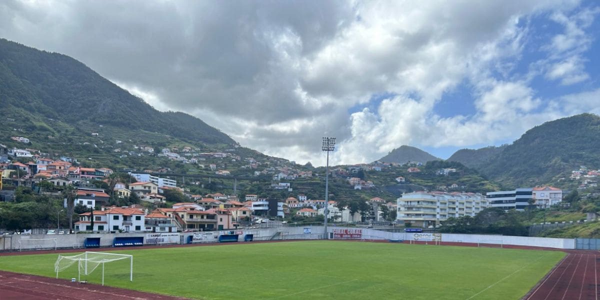 Exibição ofensiva: Ad Machico bate Adrc 