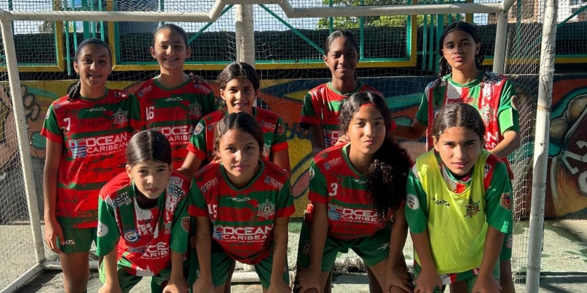 Marítimo La Guaira femenino derrota a Mágicos FC en la final por 3-1 (Futsal Sub 15)